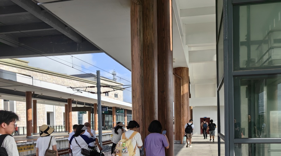 車站GRC仿木紋柱子 車站GRC仿木紋柱子