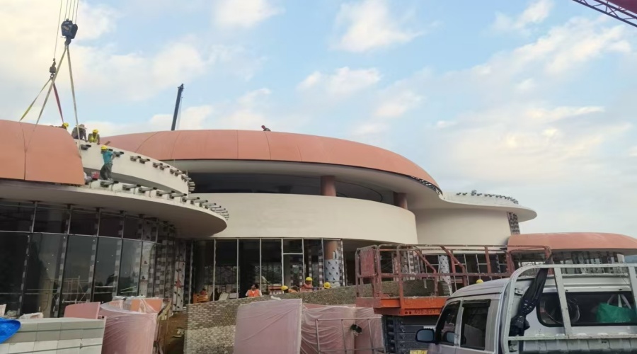 深圳西淘河服務區(qū)彩色GRC幕墻板安裝施工 深圳西淘河服務區(qū)彩色GRC幕墻板安裝施工