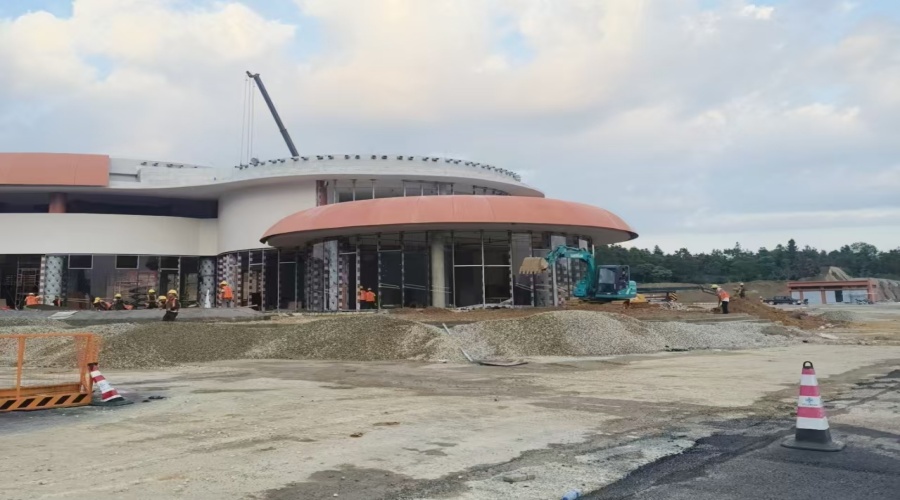 深圳西淘河服務區(qū)彩色GRC幕墻板安裝施工 深圳西淘河服務區(qū)彩色GRC幕墻板安裝施工