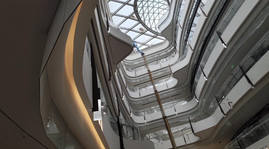 廣州金融城君超商場(chǎng)GRG中庭攔河完工落地案例賞析