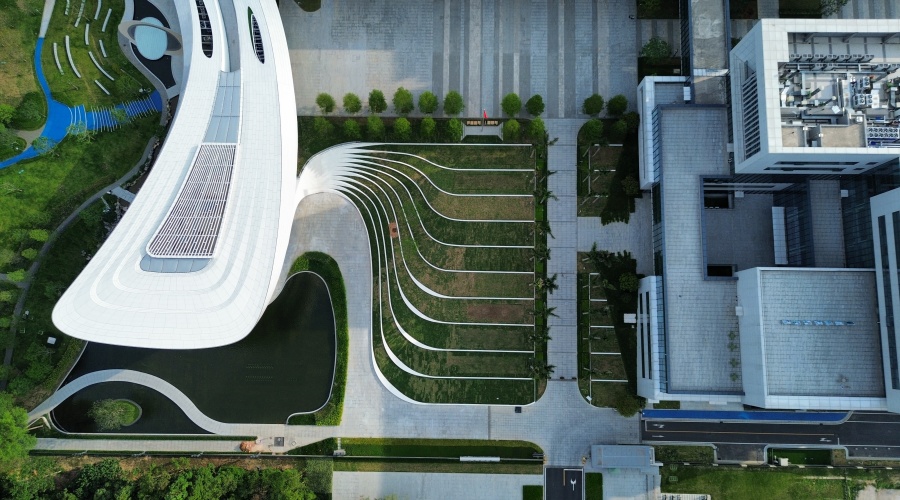 東莞大灣區(qū)大學(xué)GRC構(gòu)件收口工程案例 東莞大灣區(qū)大學(xué)GRC構(gòu)件收口工程案例